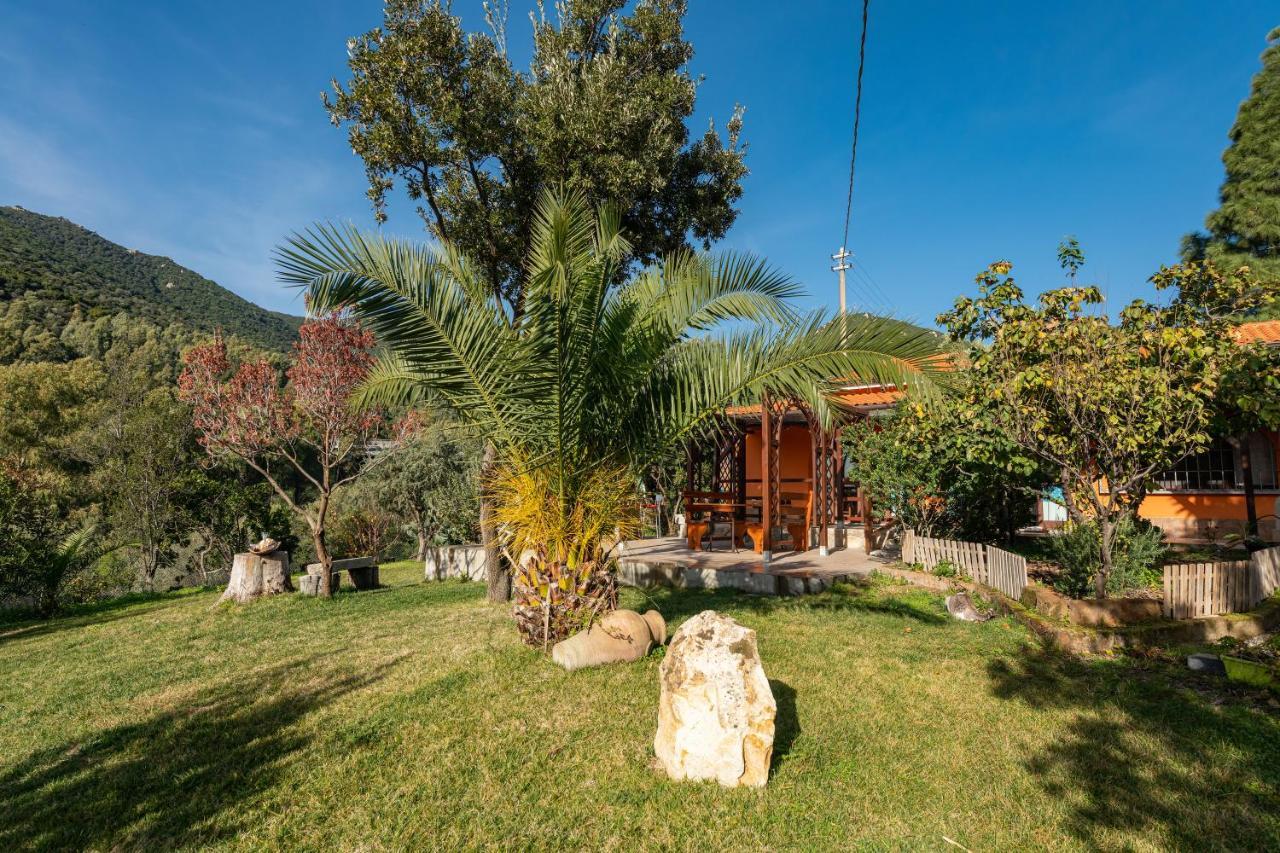 Villa Sureu Solanas  Exterior photo