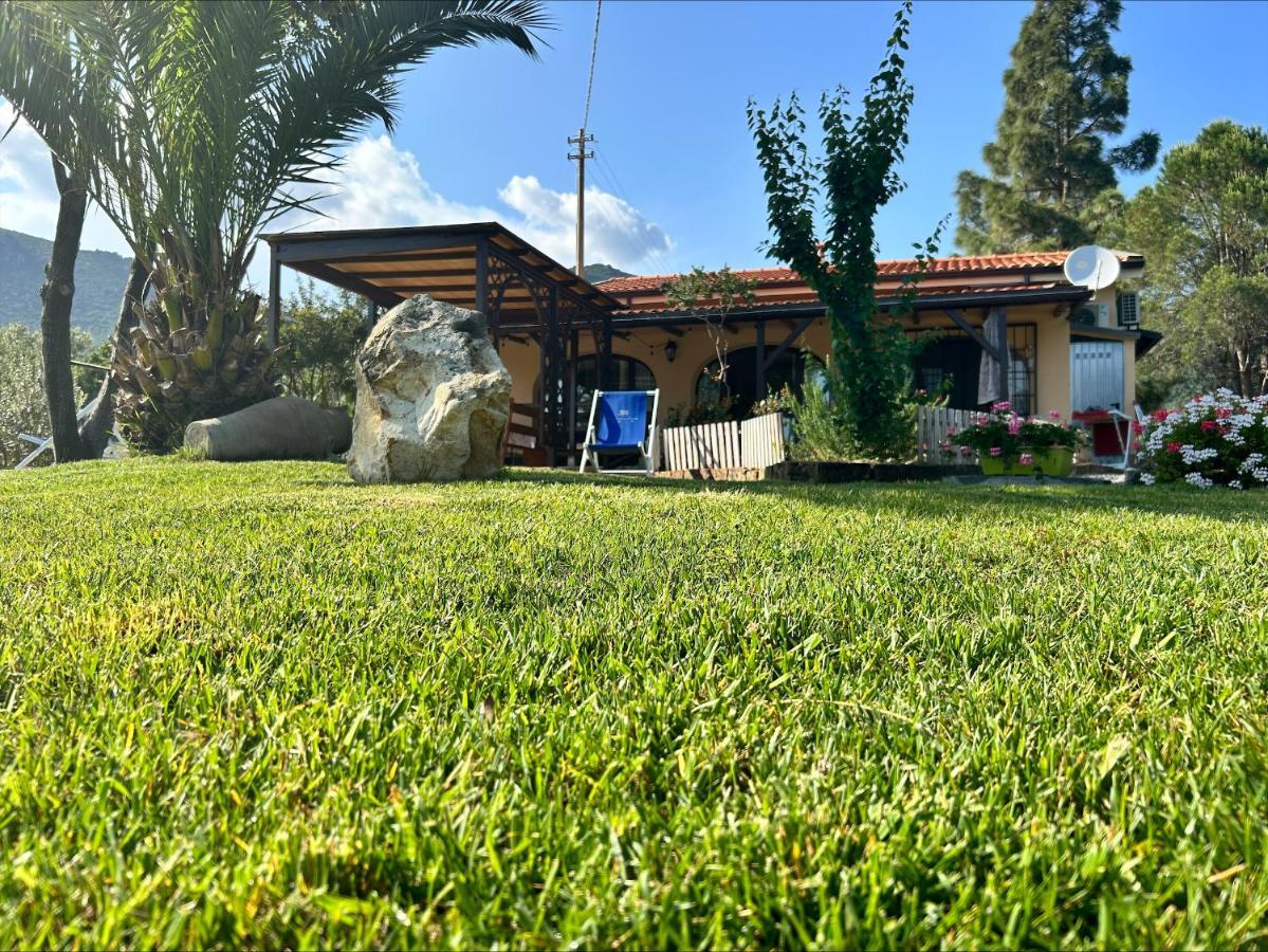 Villa Sureu Solanas  Exterior photo